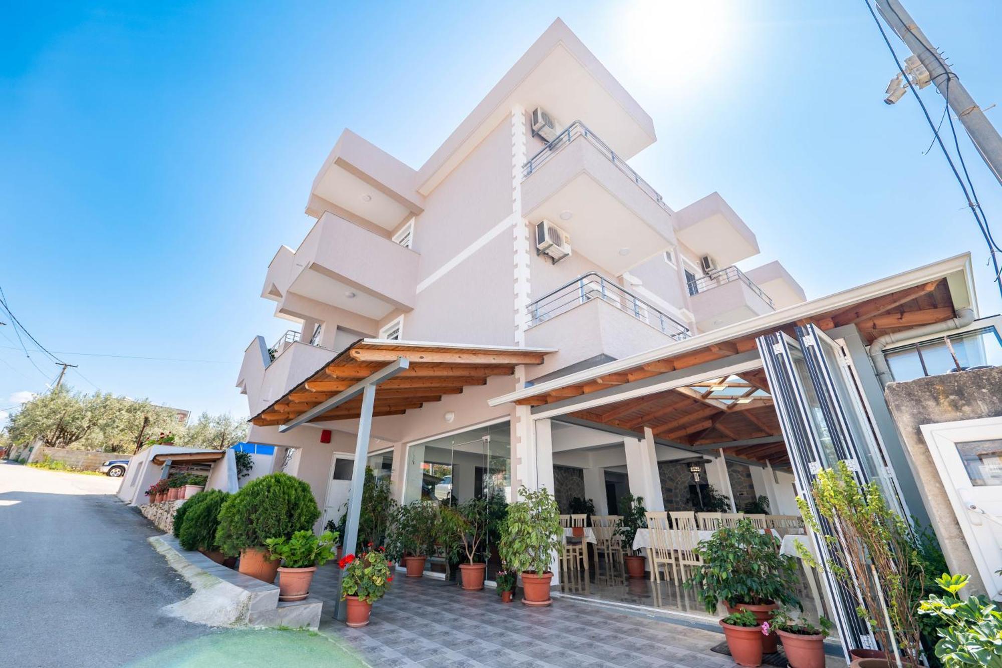 Aleksander Aparthotel Ksamil Exterior photo