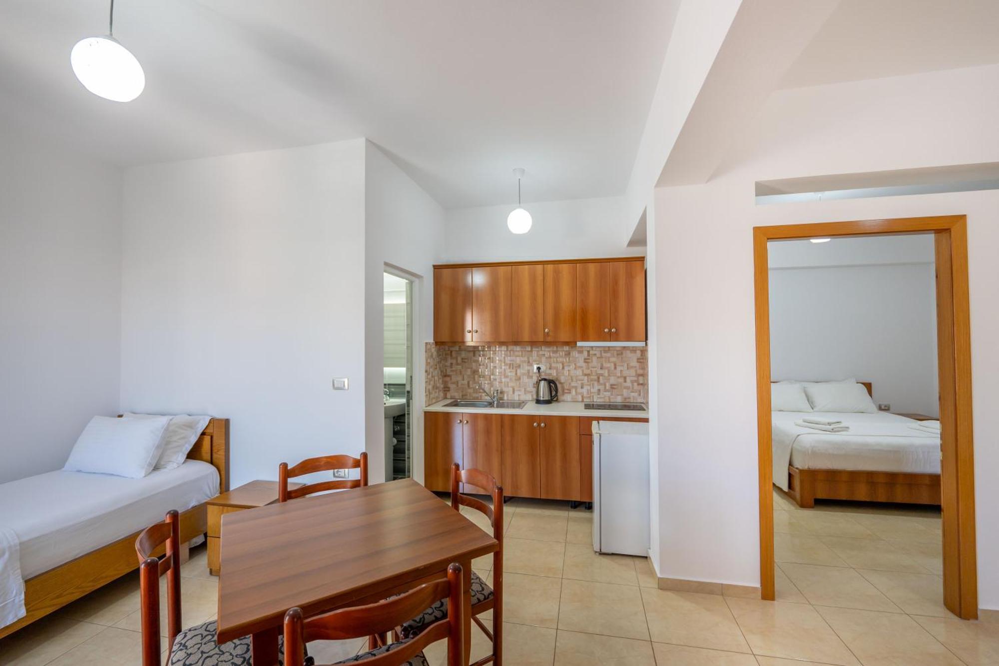 Aleksander Aparthotel Ksamil Exterior photo