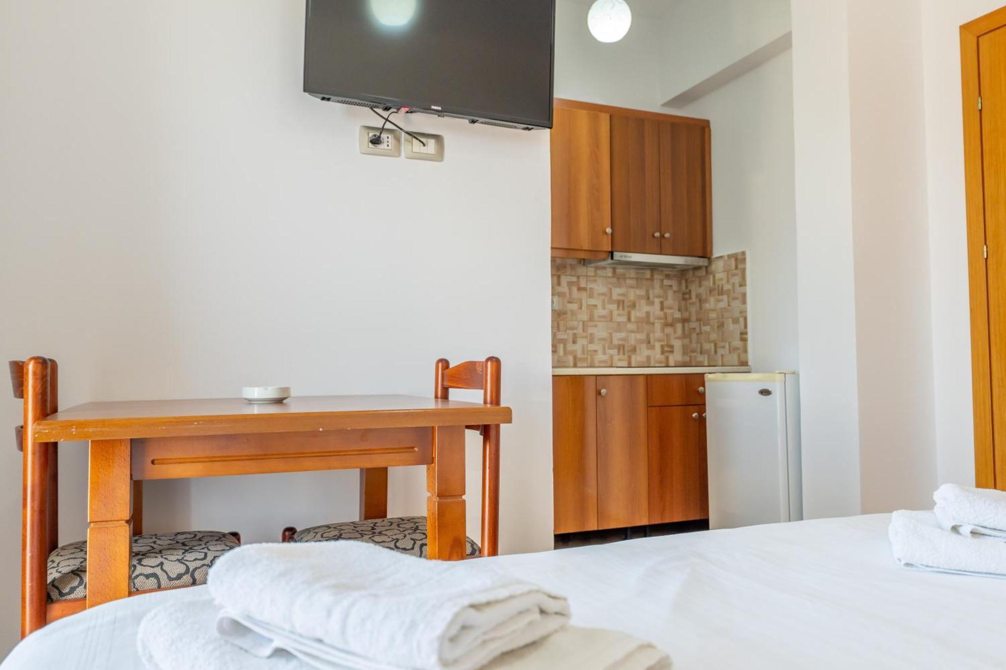 Aleksander Aparthotel Ksamil Exterior photo