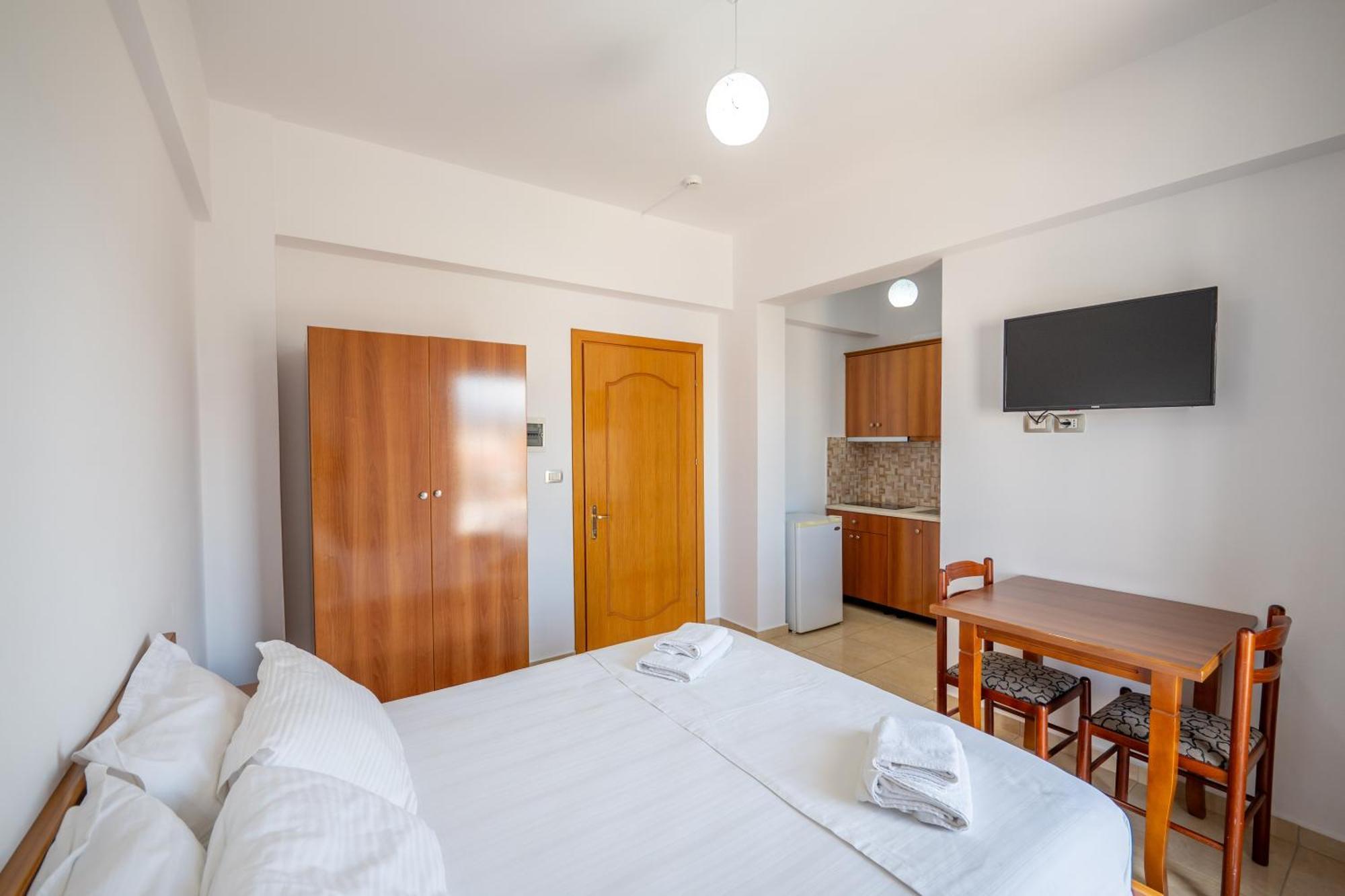 Aleksander Aparthotel Ksamil Exterior photo